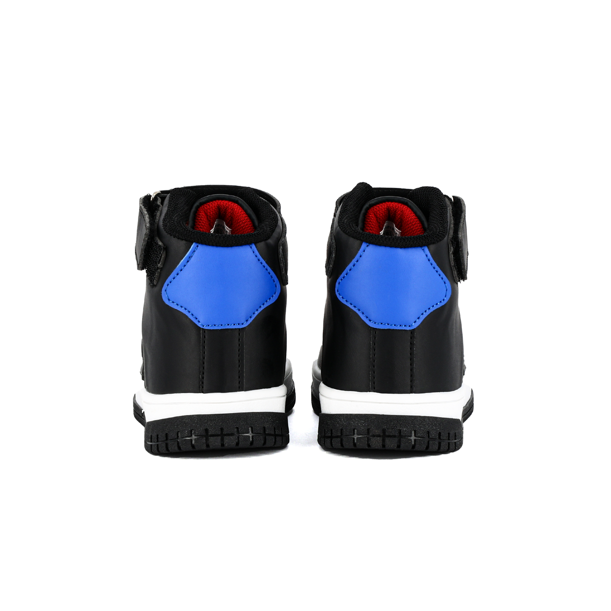 Zapatillas altas para niños.