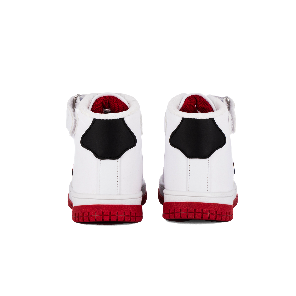 Zapatillas con cuello alto y logo en contraste.