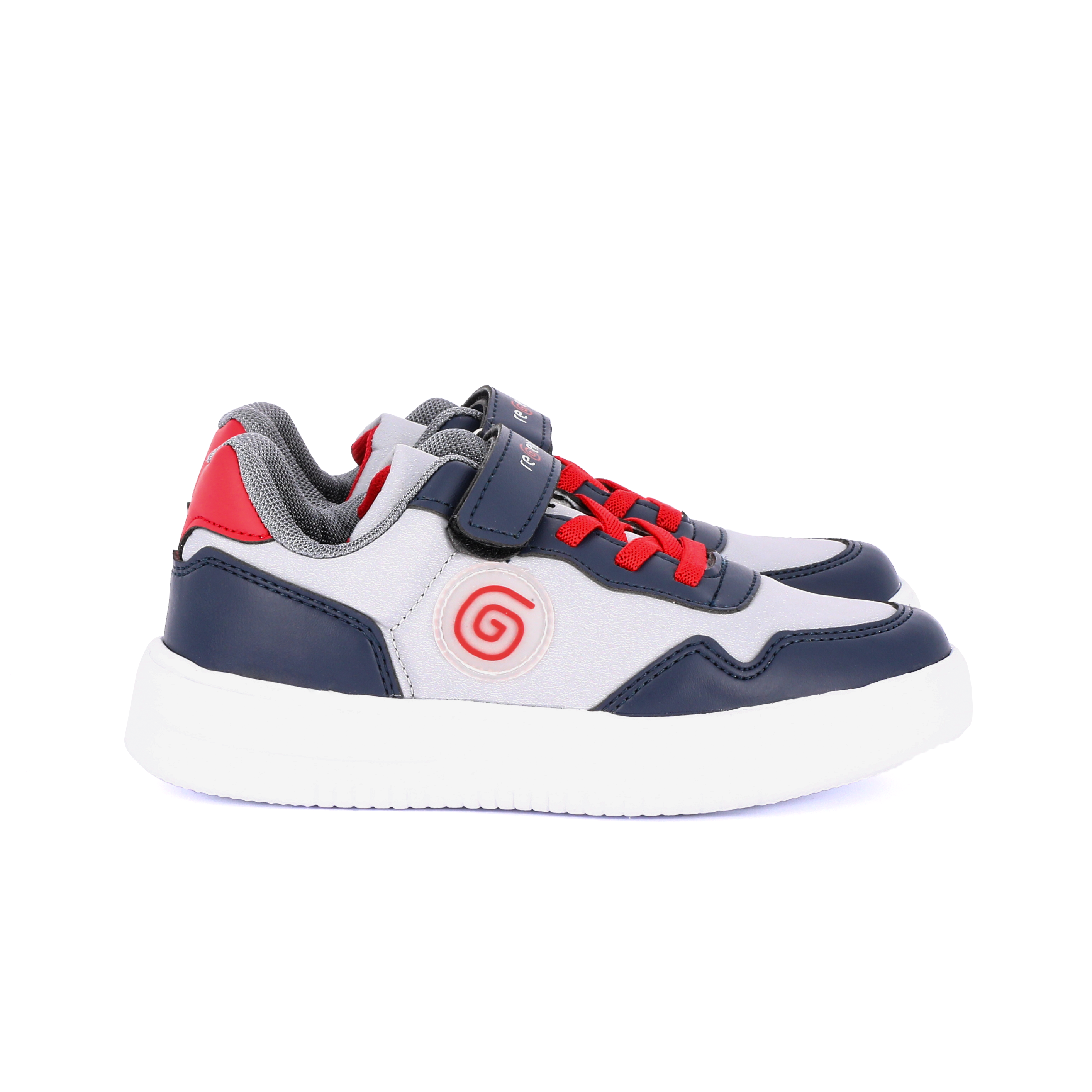 Sporty sneakers with logo
